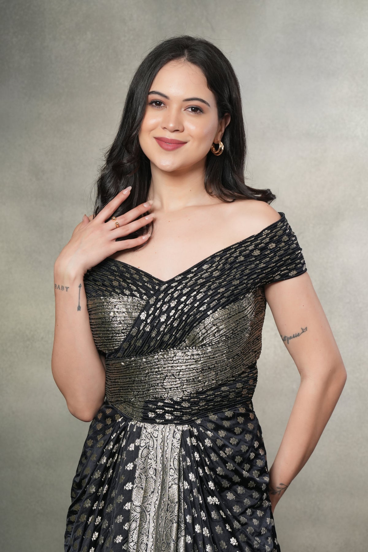 BLACK FUSON GOWN